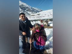
      
      HP poll: 83-year-old walks 14 km in snow to cast vote
      
      