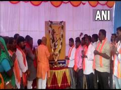 
      
      Karnataka: Sri Ram Sene workers celebrate Kanakadasa Jayanti
      
      