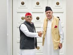 
      
      Farooq Abdullah meets Akhilesh Yadav in Lucknow
      
      