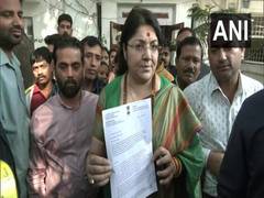 
      
      BJP MP Locket Chatterjee files complaint against TMC's Akhil Giri
      
      