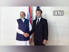
      
      PM Modi holds bilateral talks with French Prez on sideline of G20
      
      