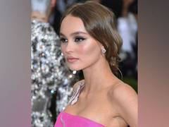
      
      Lily-Rose Depp defends her silence on Johnny Depp's controversies
      
      