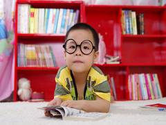 
      
      Genes mixed with long years of schooling may cause nearsightednes
      
      