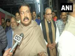 
      
      Kashi Tamil Sangamam: Union minister welcomes participants
      
      