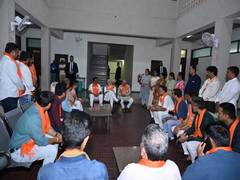 
      
      PM Modi enjoys light chat at Gujarat BJP HQ
      
      