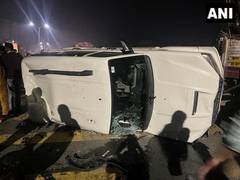 
      
      Maharashtra: 11 injured treated on spot in 108 ambulances
      
      