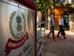 
      
      I-T dept Bihar detects Rs 100-cr unaccounted income
      
      