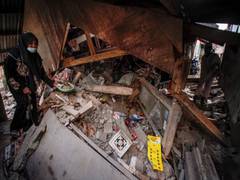 
      
      Death toll rises to 250 in Indonesia earthquake
      
      