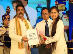 
      
      Pradhan gives 384 appointment letters under Rozgar Mela
      
      