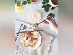 
      
      Picky eaters are put off by food depending on colour of plateware
      
      
