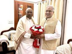 
      
      CM Bhupesh Baghel meets Mallikarjun Kharge
      
      