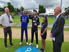 
      
      New Zealand win toss, opt to bowl against India in 2nd ODI
      
      
