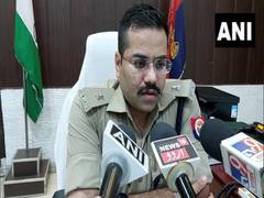 
      
      Aligarh: 'Drunk' driver held for ramming car into 6, killing girl
      
      