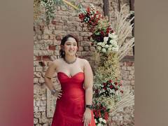 
      
      Aamir Khan's daughter Ira shares engagement pics
      
      
