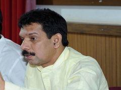 
      
      BJP leaders share stage with history sheeter Silent Sunil
      
      