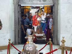 
      
      Rahul Gandhi offers prayers at Mahakaleshwar Temple in Ujjain
      
      
