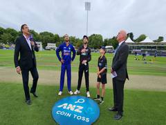 
      
      NZ win toss, opt to bowl against India in 3rd ODI 
      
      