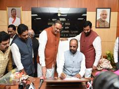
      
      Hansraj Ahir assumes charge as NCBC chairperson
      
      