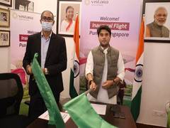 
      
      Jyotiraditya Scindia flags off direct flights between Pune and Si
      
      