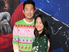 
      
      Check out this adorable picture of Simu Liu and his girlfriend
      
      