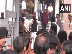 
      
      SP chief Akhilesh Yadav casts vote in Etawah
      
      