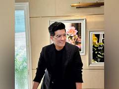 
      
      Manish Malhotra rings in his birthday with Rekha, Kajol, Raveena
      
      