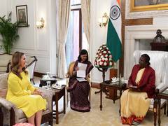
      
      Melinda Gates calls on President Murmu at Rashtrapati Bhavan
      
      