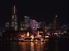 
      
      Yokohama holds illumination event to attract visitors
      
      