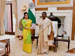 
      
      Miracles of Face Yoga receives praise from President of India
      
      
