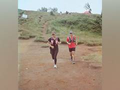 
    Compression stockings provide no benefit to runners
    