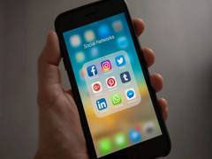
    Perceived social connectedness linked to social media engagement
    
