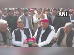 
      
      Pragatisheel Samajwadi Party (Lohiya) merges into Samajwadi Party
      
      