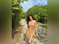 
      
      Janhvi Kapoor drops Maldives' vacation pictures
      
      