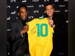 
      
      Pele happy to see Mbappe breaking 