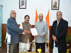
      
      Himachal Congress in-charge, observers meet Governor
      
      