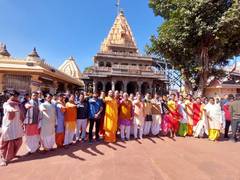 
      
      Priests of Mahakal Temple take oath to follow traffic rules
      
      