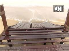 
      
      Cyclone Mandaus: Portion of ramp damaged amid rough sea 
      
      