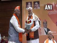 
      
      Meeting of newly-elected Guj BJP MLAs underway in Gandhinagar
      
      
