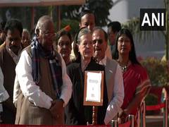 
      
      Rahul Gandhi, Sonia Gandhi remember Parliament attack victims
      
      