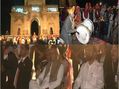 
      
      G20 delegates walk at Gateway of India in Mumbai
      
      