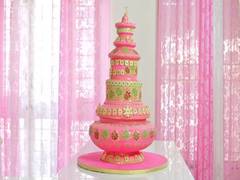 
      
      Traditional wear manifests in edible form with this Saree cake
      
      