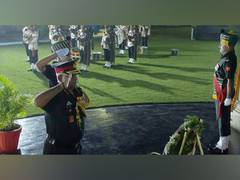 
      
      GoC Dakshin Bharat lays wreath on occasion of Vijay Diwas
      
      