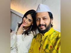 
      
      5 adorable moments of Riteish Deshmukh with wife Genelia D'Souza
      
      
