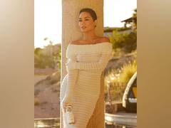 
      
      Vanessa Hudgens looks gleeful in birthday pic, poses with balloon
      
      