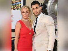 
      
      Sam Asghari says he prefers Britney Spears not posting nude photo
      
      