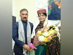 
      
      Himachal CM Sukhvinder Sukhu calls on Deepa Das Munshi
      
      