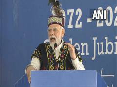 
      
      PM Modi dons traditional Khasi outfit, Garo hat in Shillong
      
      