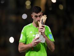 
      
      FIFA WC: Emiliano Martinez clinches Golden Glove
      
      