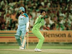
      
      Wasim Akram to attend Lanka Premier League final in Colombo
      
      