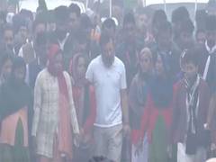 
      
      Congress' 'Bharat Jodo Yatra' resumes from Haryana's Nuh
      
      